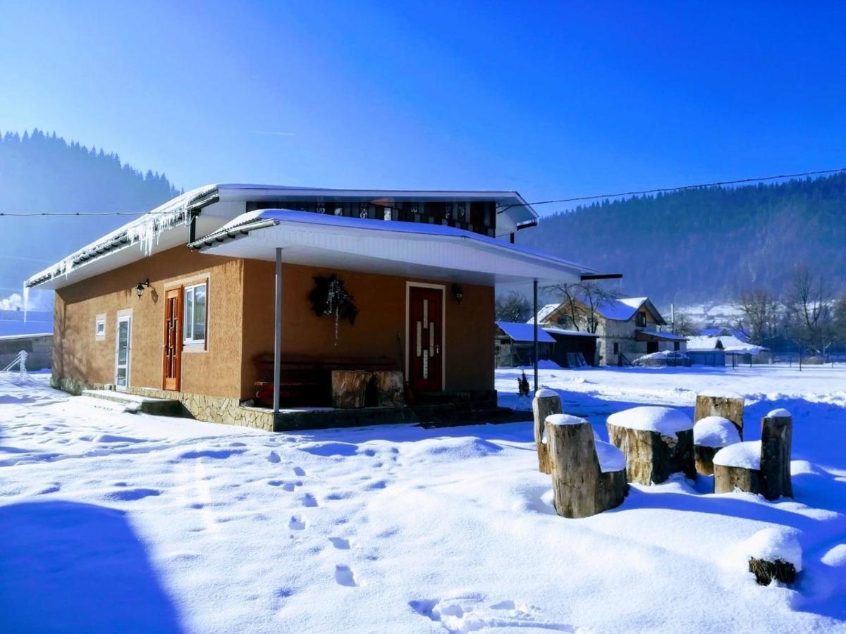 Затишний Будиночок Біля Річки Krivorovnya Exterior foto